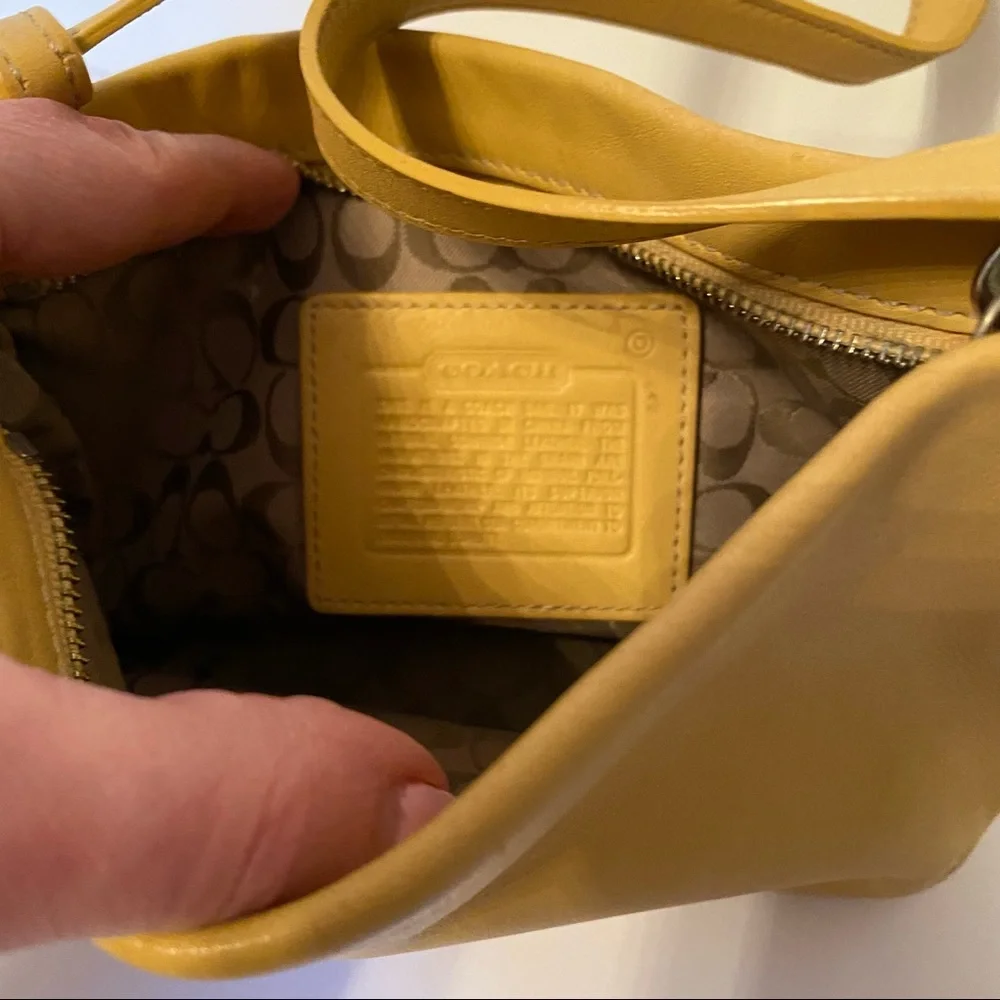COACH BAG WRISTLET TAN BUTTER LEATHER ZIP TOP BROWN SIGNATURE C LINING
